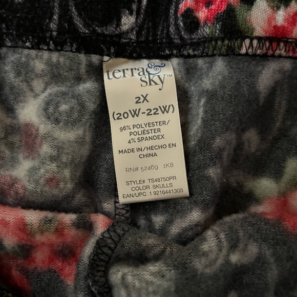 Terra & Sky sugar skull lounging pants. Size 2X - Picture 2 of 6